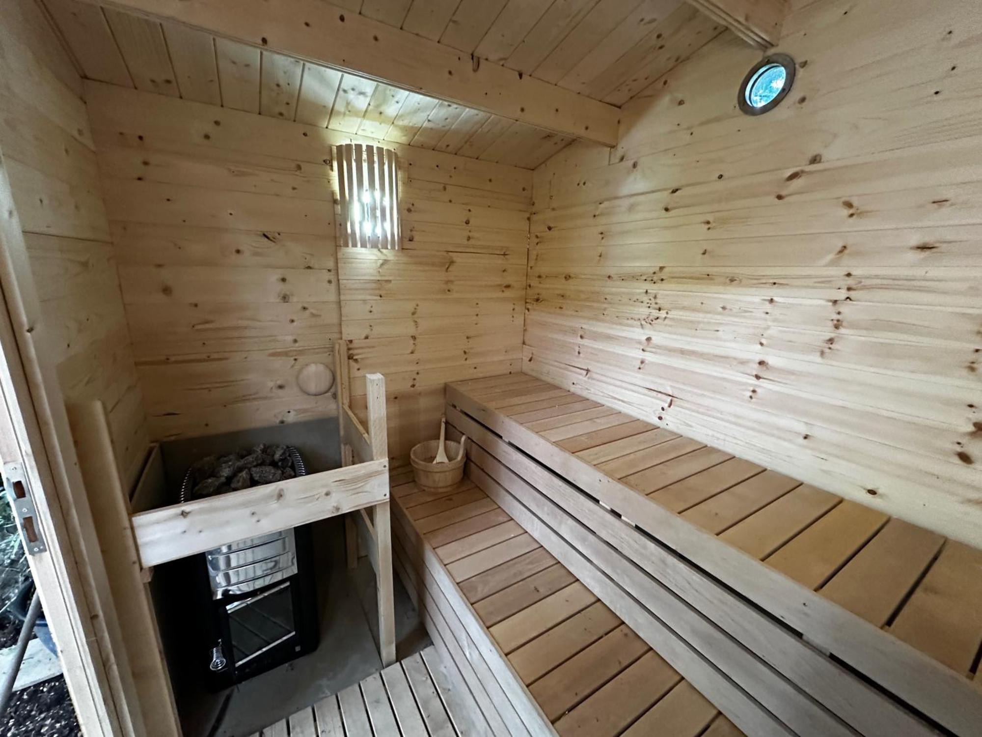 Retro Private Lodge With Hot Tub Nr Dartmoor Newton Abbot Exterior foto